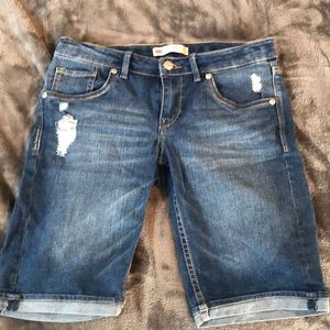 Girls Levi Bermuda style shorts. Size 16